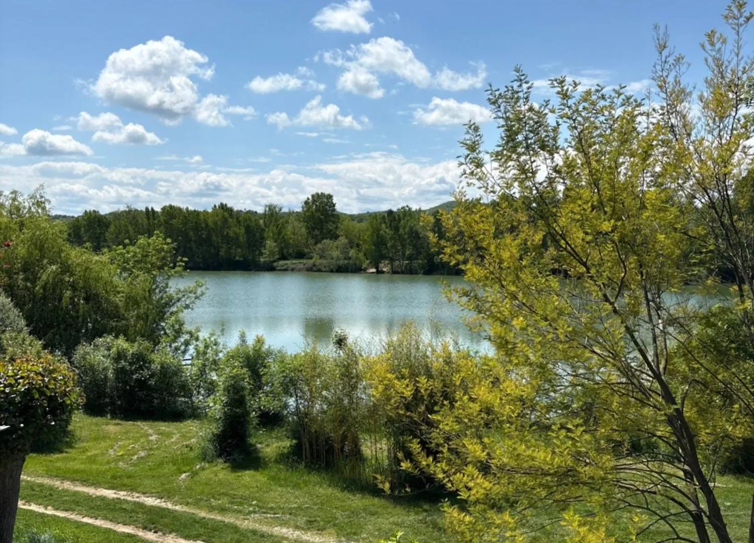 Lac De Latournerie Cazals-des-Bayles Γαλλία